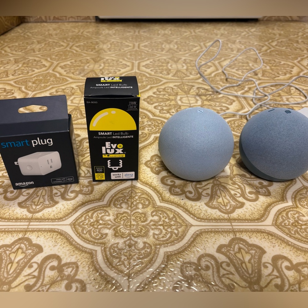 Amazon Echo Dots, Smart Lightbulb and Plug